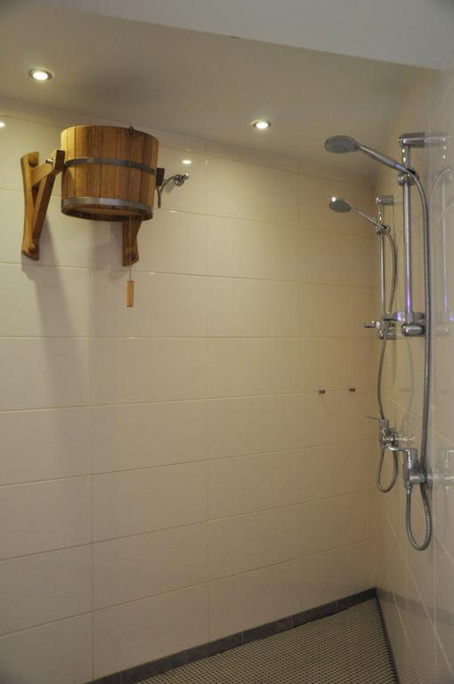Bomb Shelter Apartment Вильнюс Номер фото