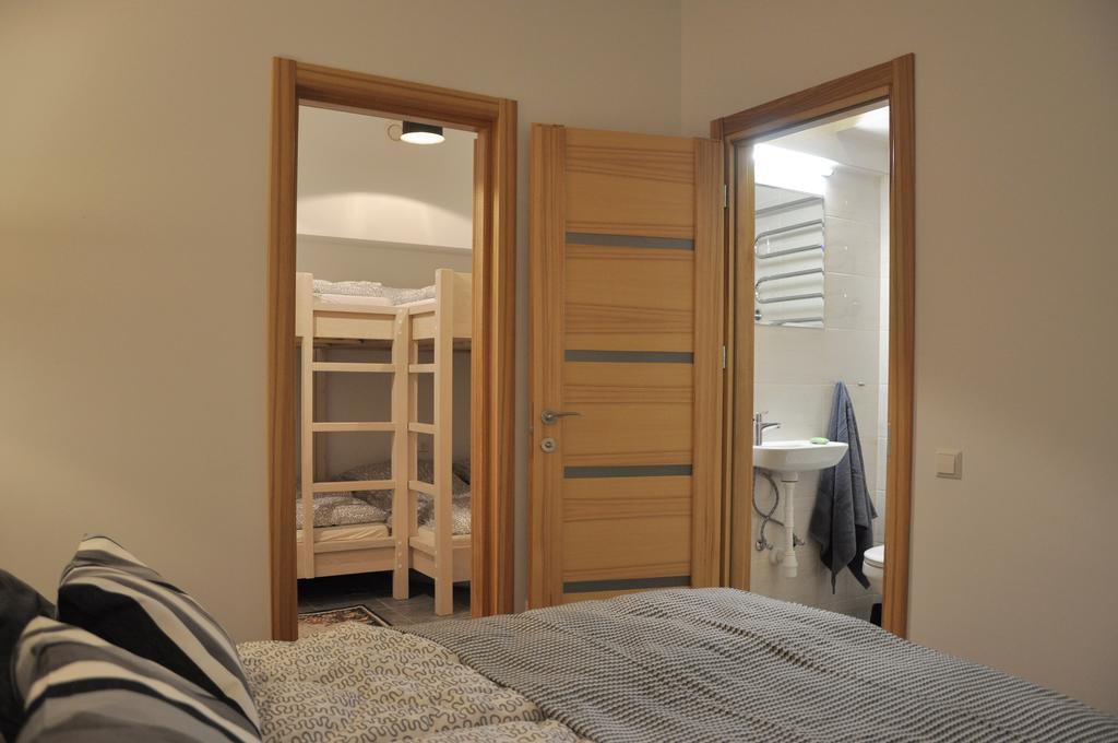Bomb Shelter Apartment Вильнюс Номер фото